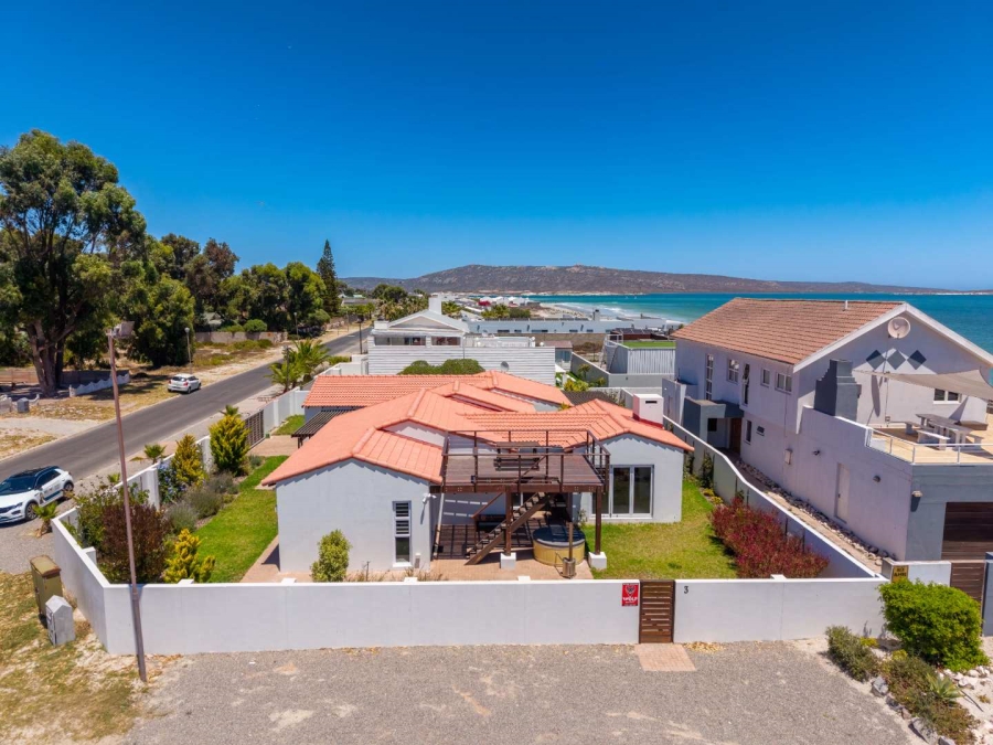 3 Bedroom Property for Sale in Middedorp Western Cape